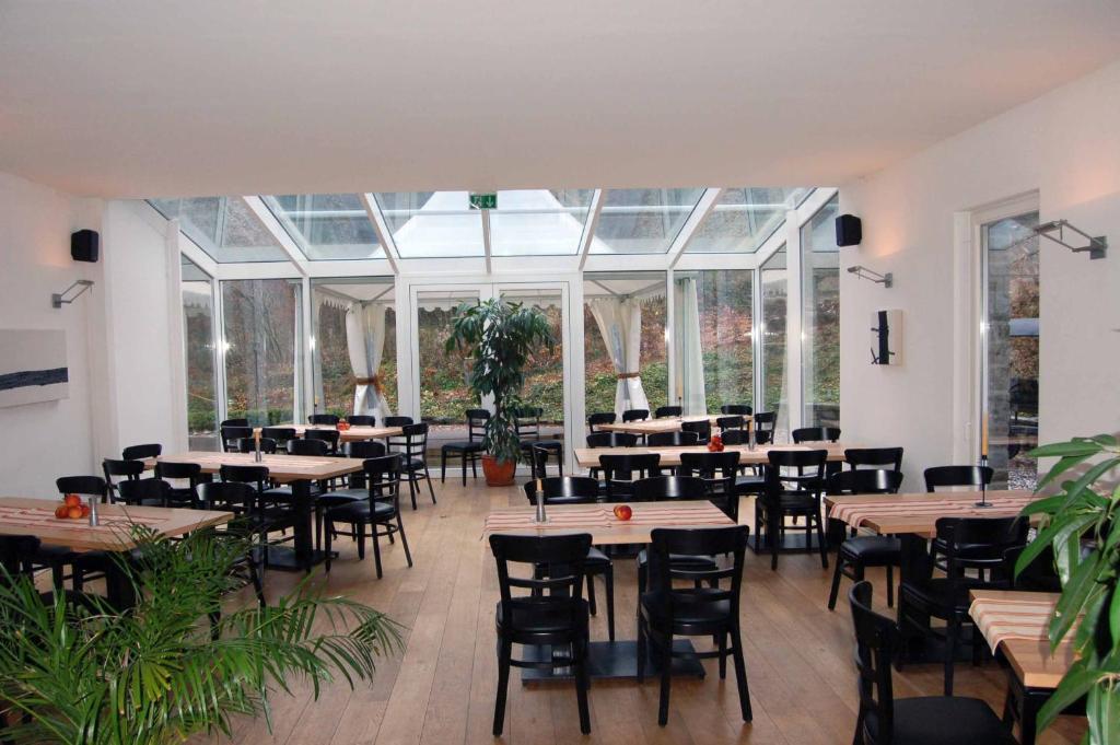 מלון Friesenhagen Wildenburger Hof מראה חיצוני תמונה